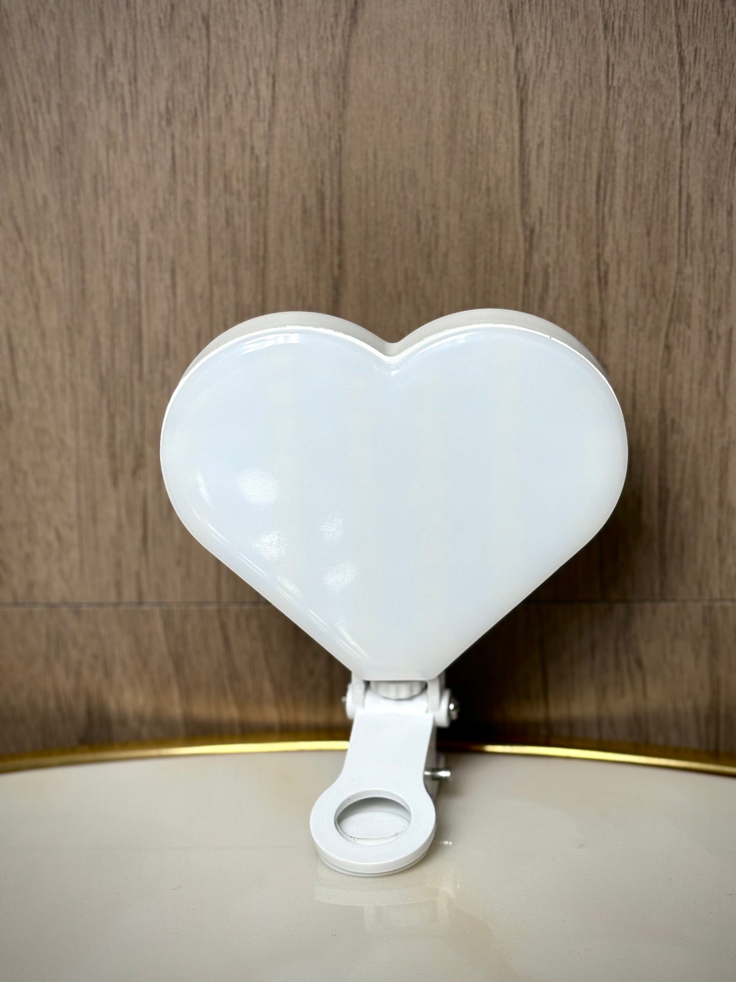 Heart-Shaped LED Clip Light – Portable & Stylish Lighting Solution
