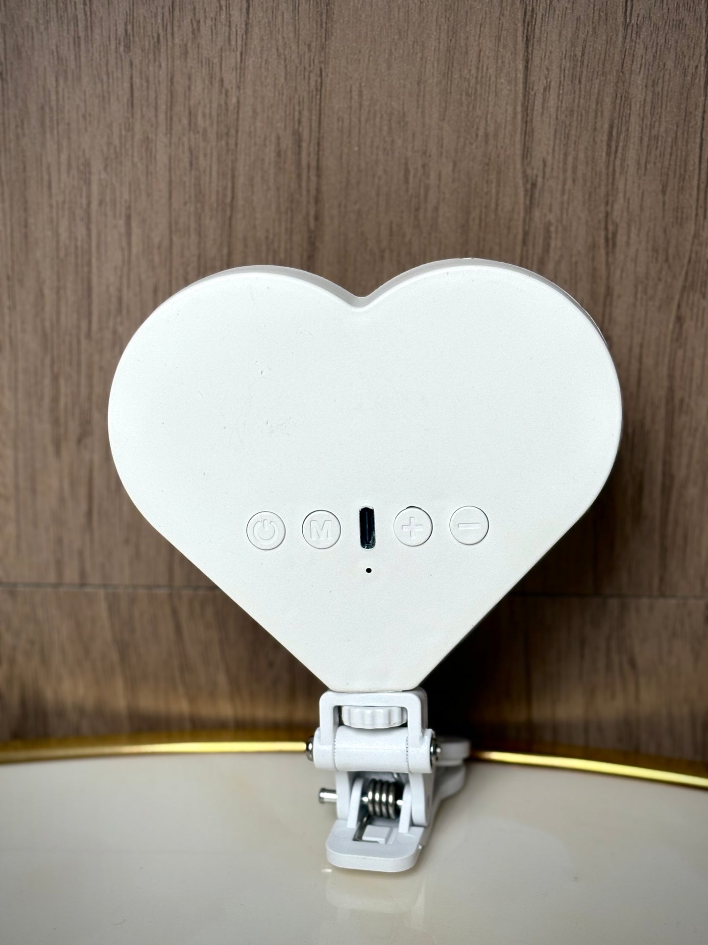 Heart-Shaped LED Clip Light – Portable & Stylish Lighting Solution