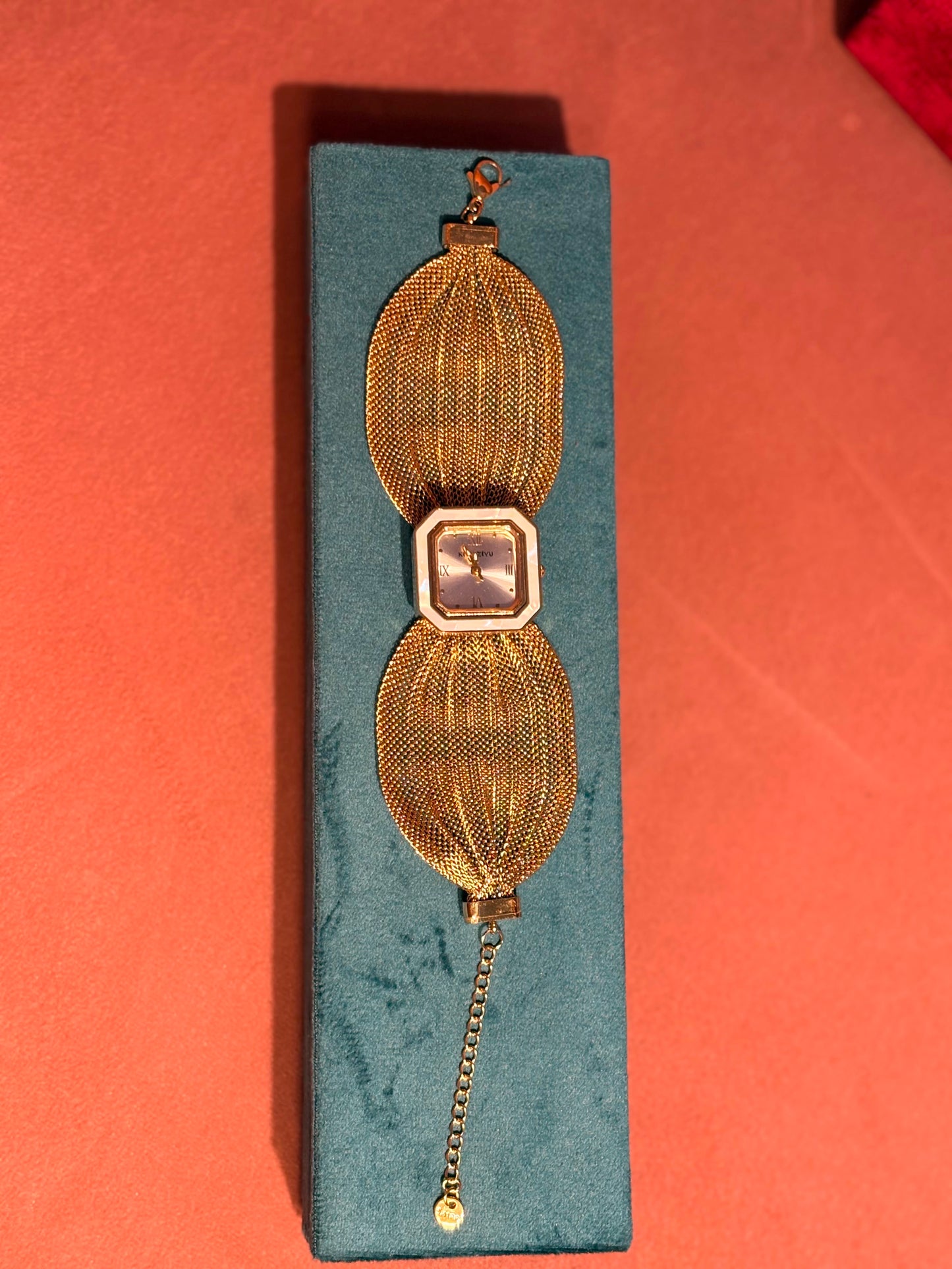 Vintage Gold Mesh Bracelet Watch